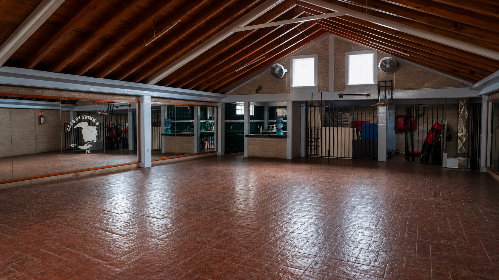 Salón de eventos del club, listo para una aquafiesta infantil